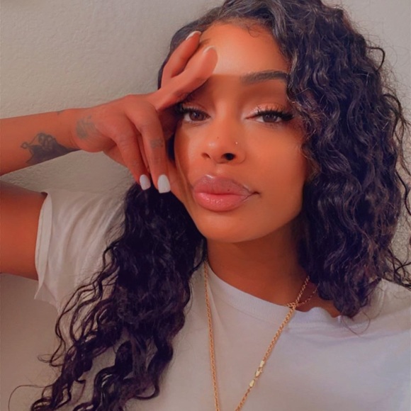 Meet your posher 🫶🏽 - Picture 1 of 1